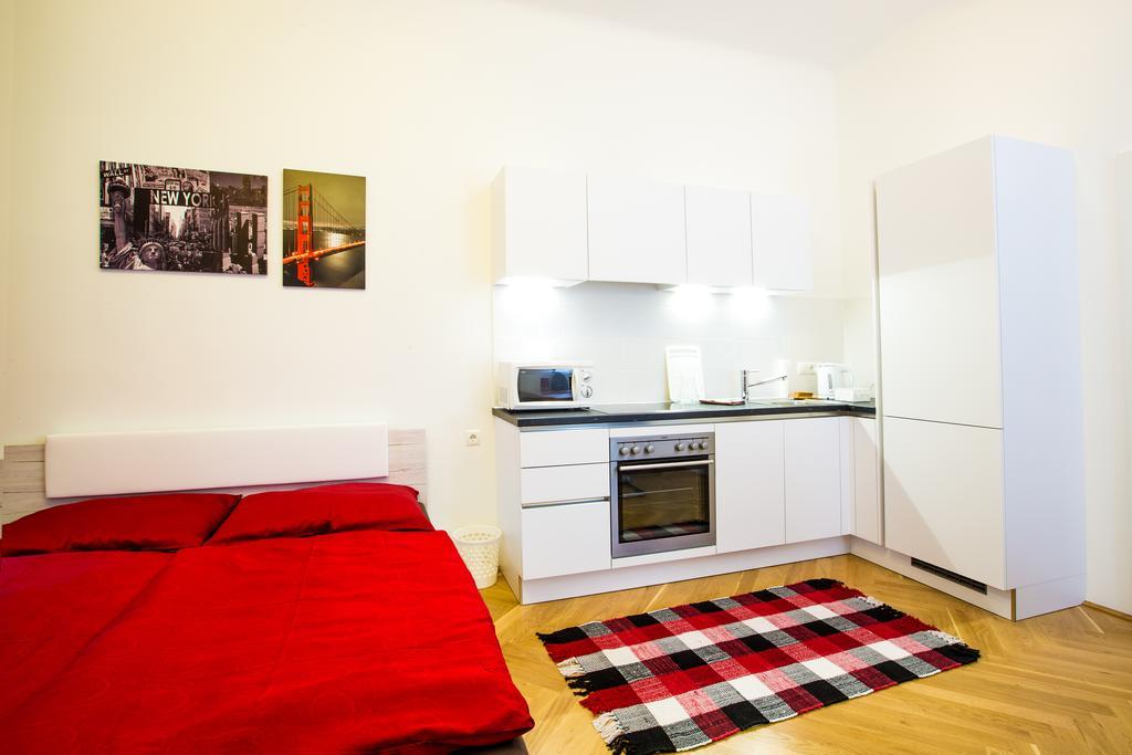 The Barts Apartments - Self Check-In Vienna Room photo